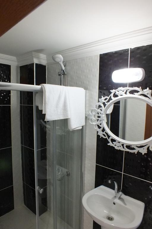 King Butique Hotel Yomra エクステリア 写真